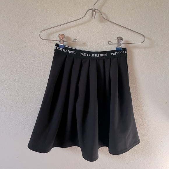NWT PrettyLittleThing Mini Skirt - Picture 1 of 5